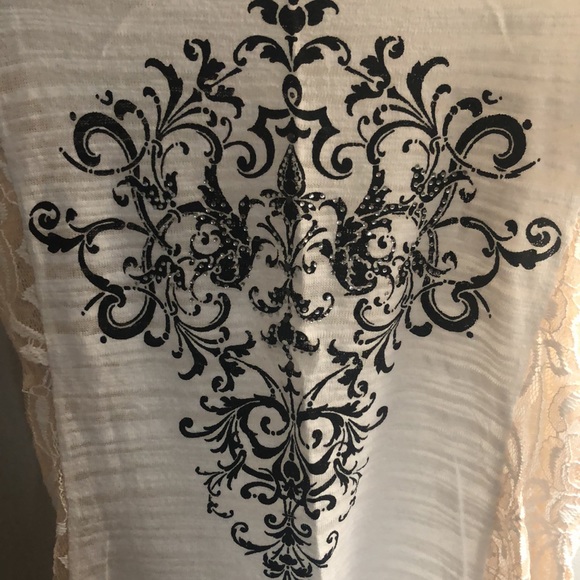 Daytrip knit top with lace detail, EUC, size medium. - Picture 2 of 4